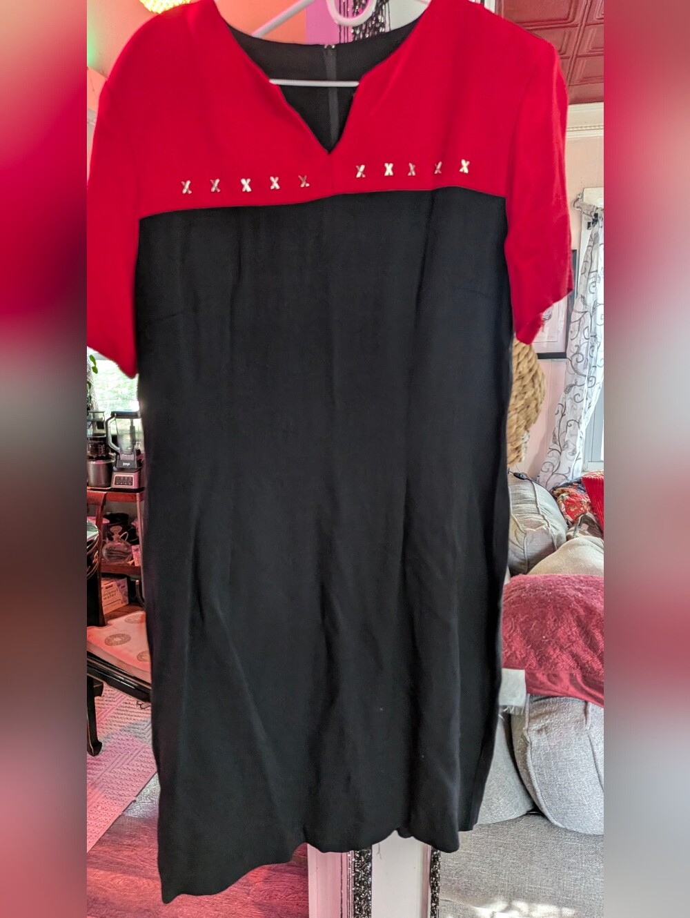 Red and Black Short Sleeve Shift Dress..VINTAGE